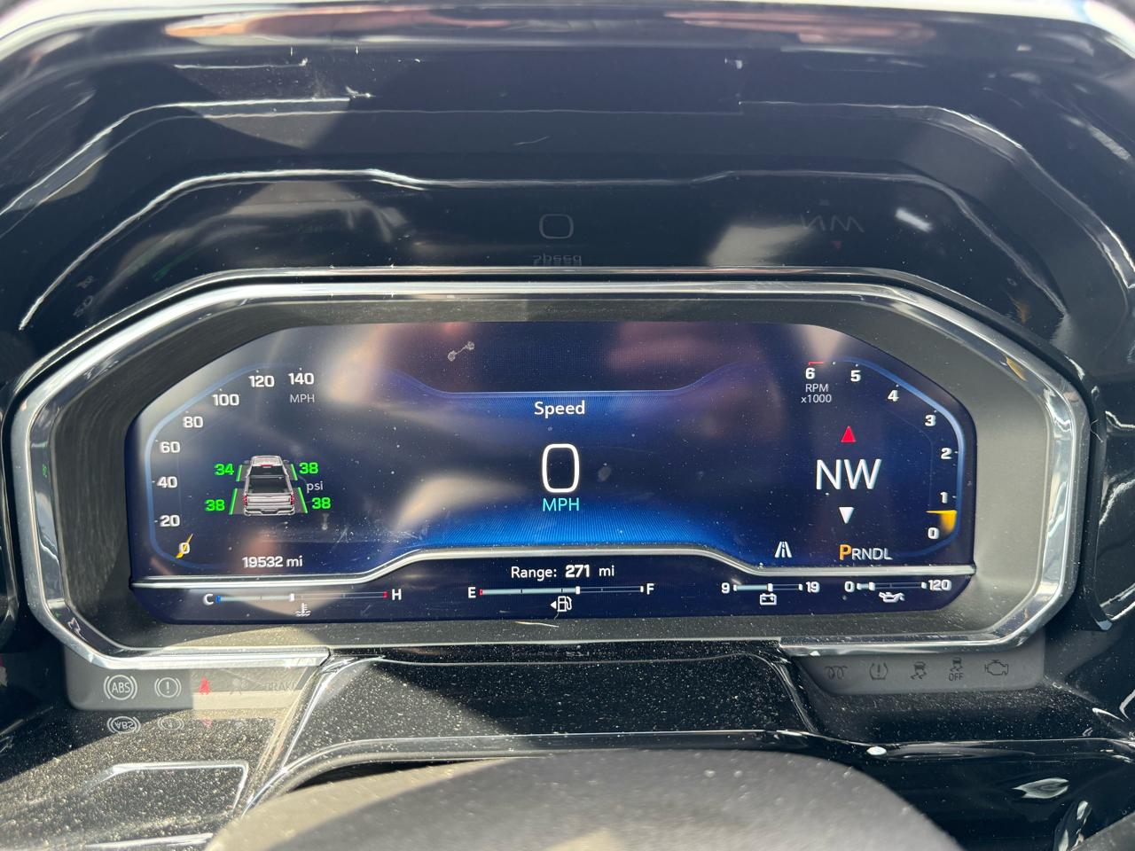 Chevrolet Silverado 1500 2WD Crew Cab 147" LT 2025