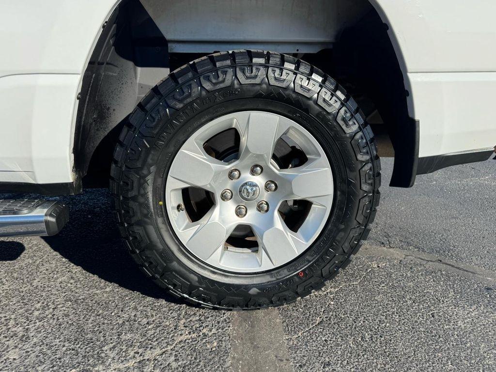 RAM 1500 Big Horn 4x4 Crew Cab 5'7" Box 2020