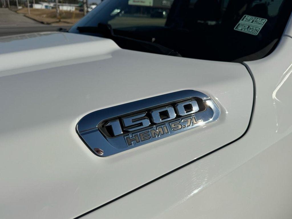 RAM 1500 Big Horn 4x4 Crew Cab 5'7" Box 2020
