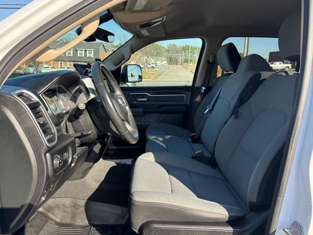 RAM 1500 Big Horn 4x4 Crew Cab 5'7" Box 2020
