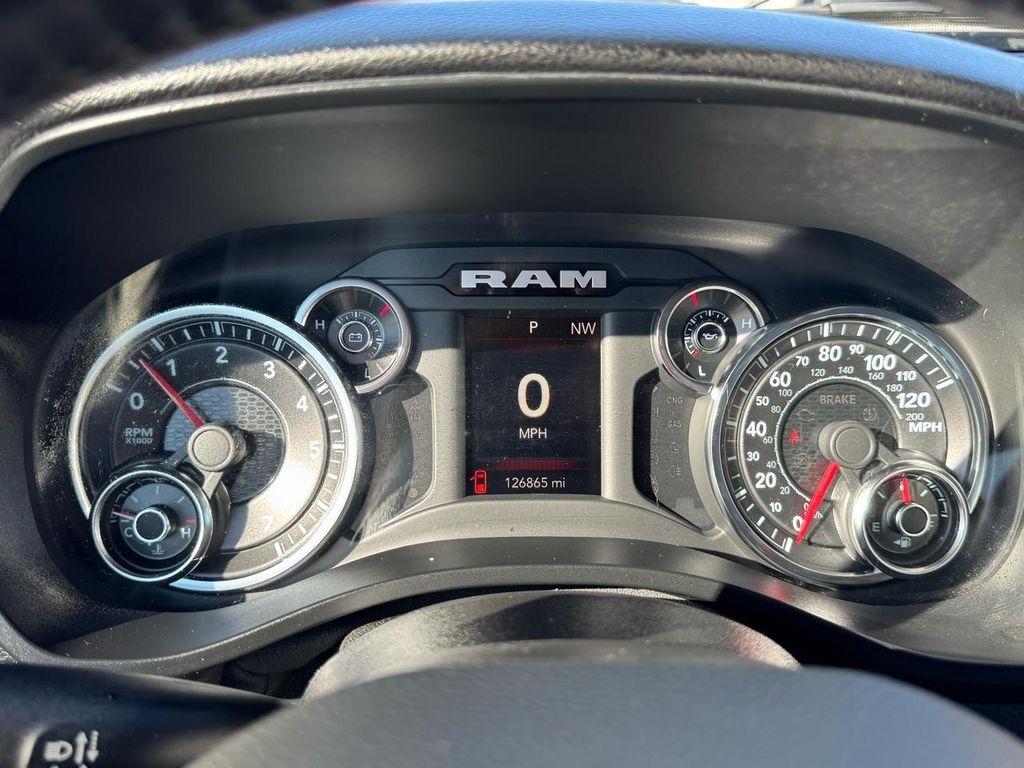 RAM 1500 Big Horn 4x4 Crew Cab 5'7" Box 2020
