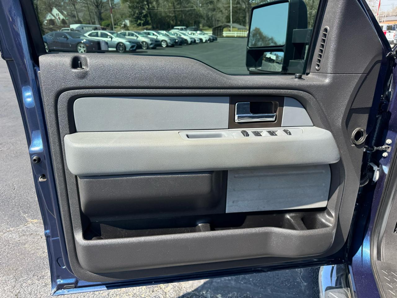 Ford F-150 2WD SuperCrew 145" Platinum 2013