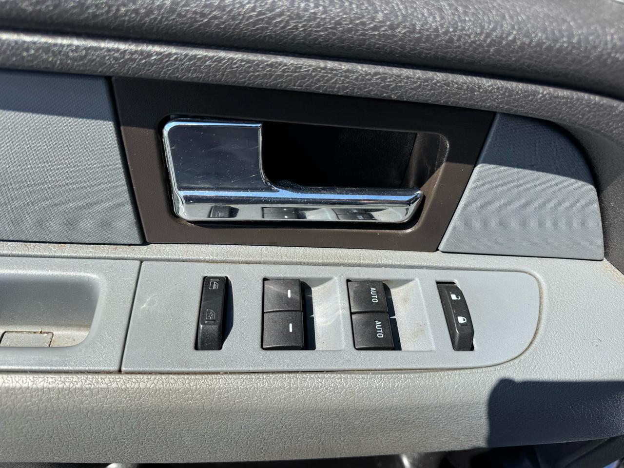 Ford F-150 2WD SuperCrew 145" Platinum 2013