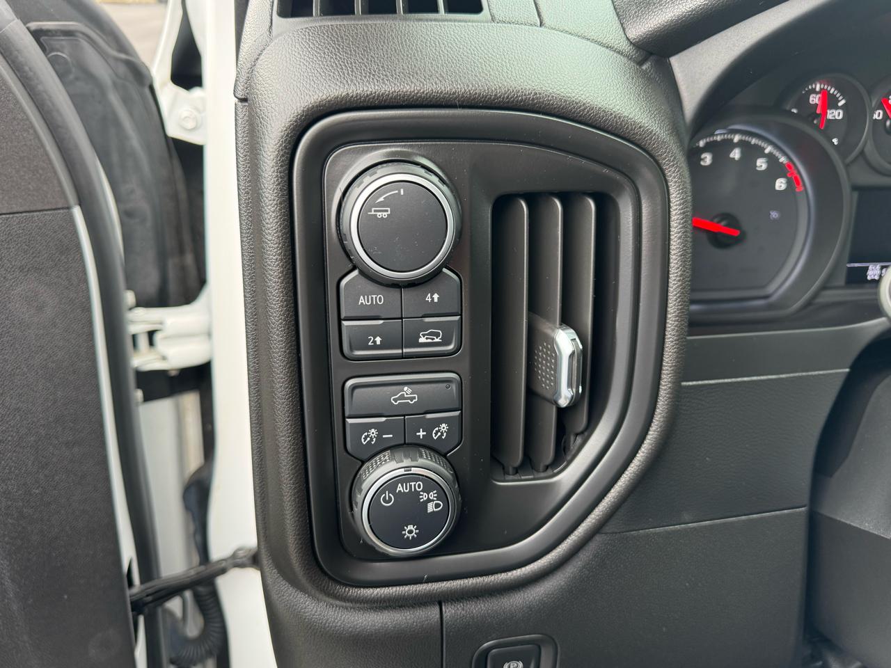 Chevrolet Silverado 1500 4WD Crew Cab 147" Work Truck 2023