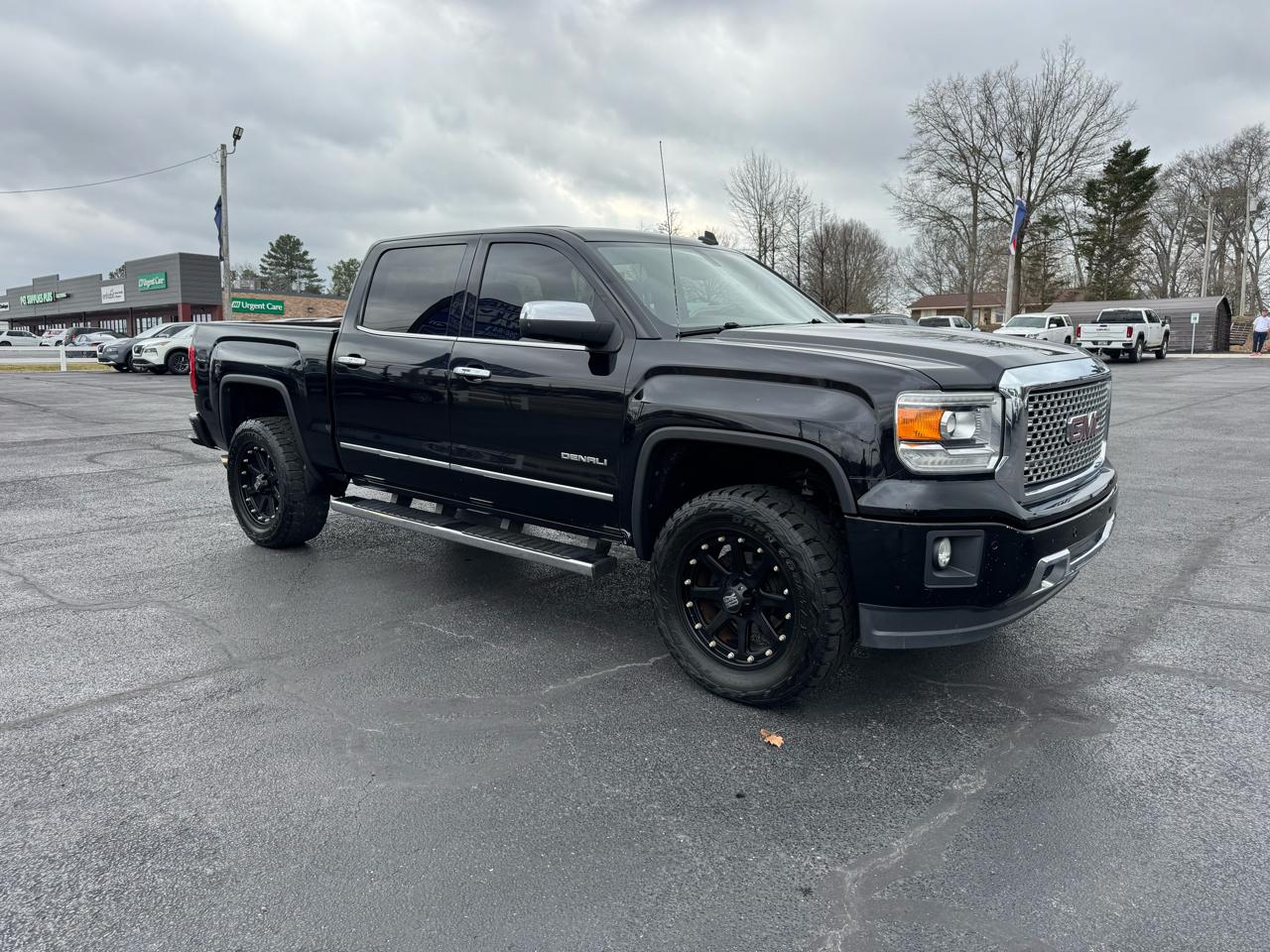 GMC Sierra 1500 4WD Crew Cab 143.5" Denali 2014