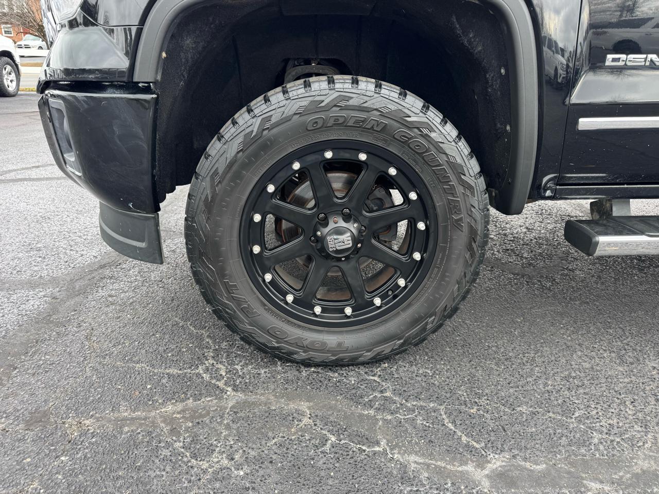 GMC Sierra 1500 4WD Crew Cab 143.5" Denali 2014