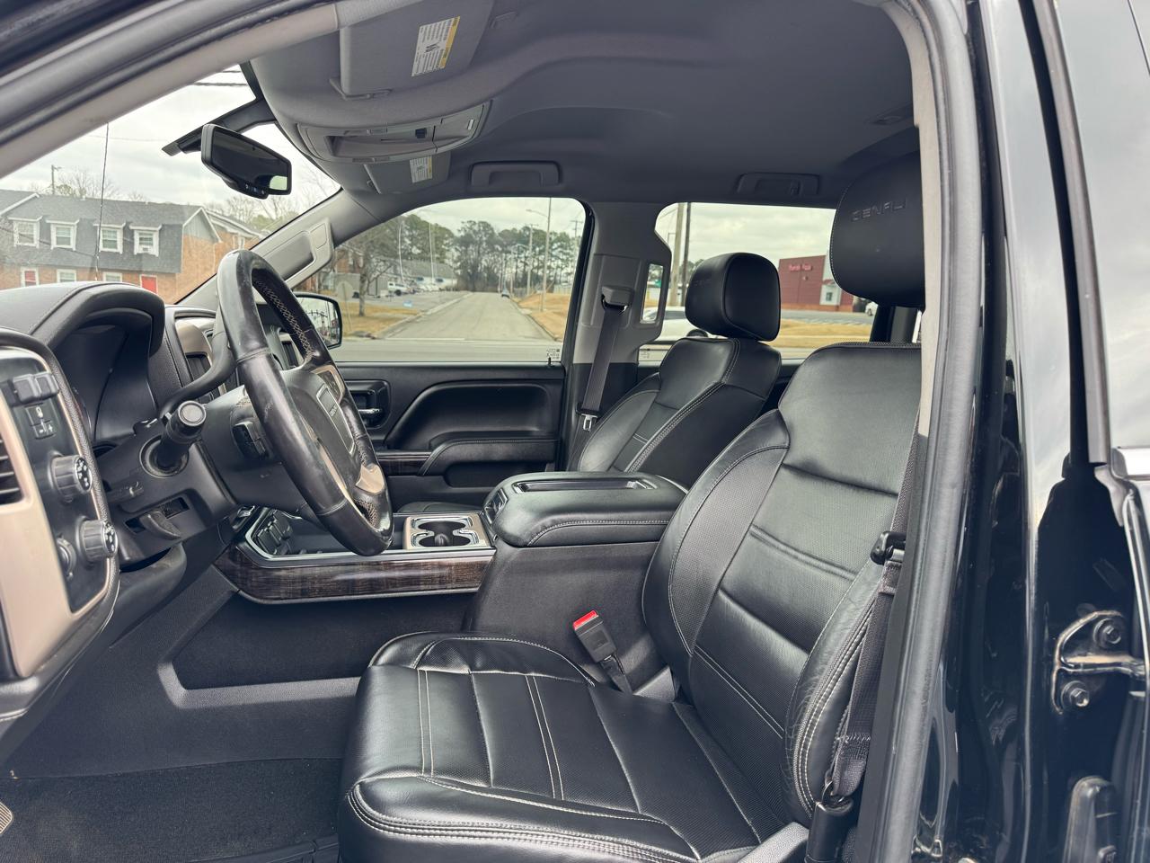 GMC Sierra 1500 4WD Crew Cab 143.5" Denali 2014