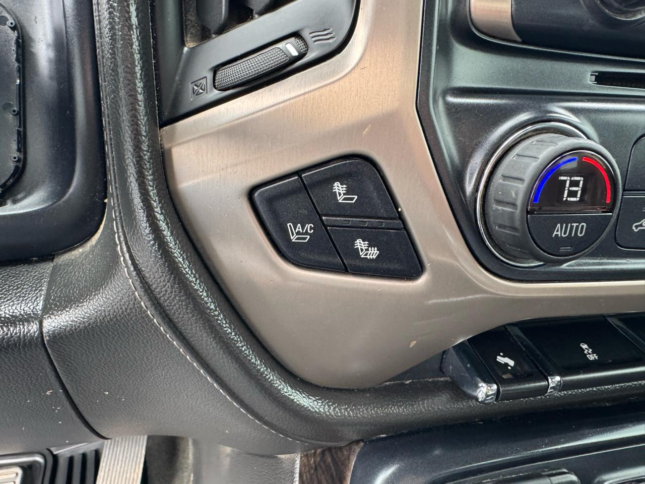 GMC Sierra 1500 4WD Crew Cab 143.5" Denali 2014