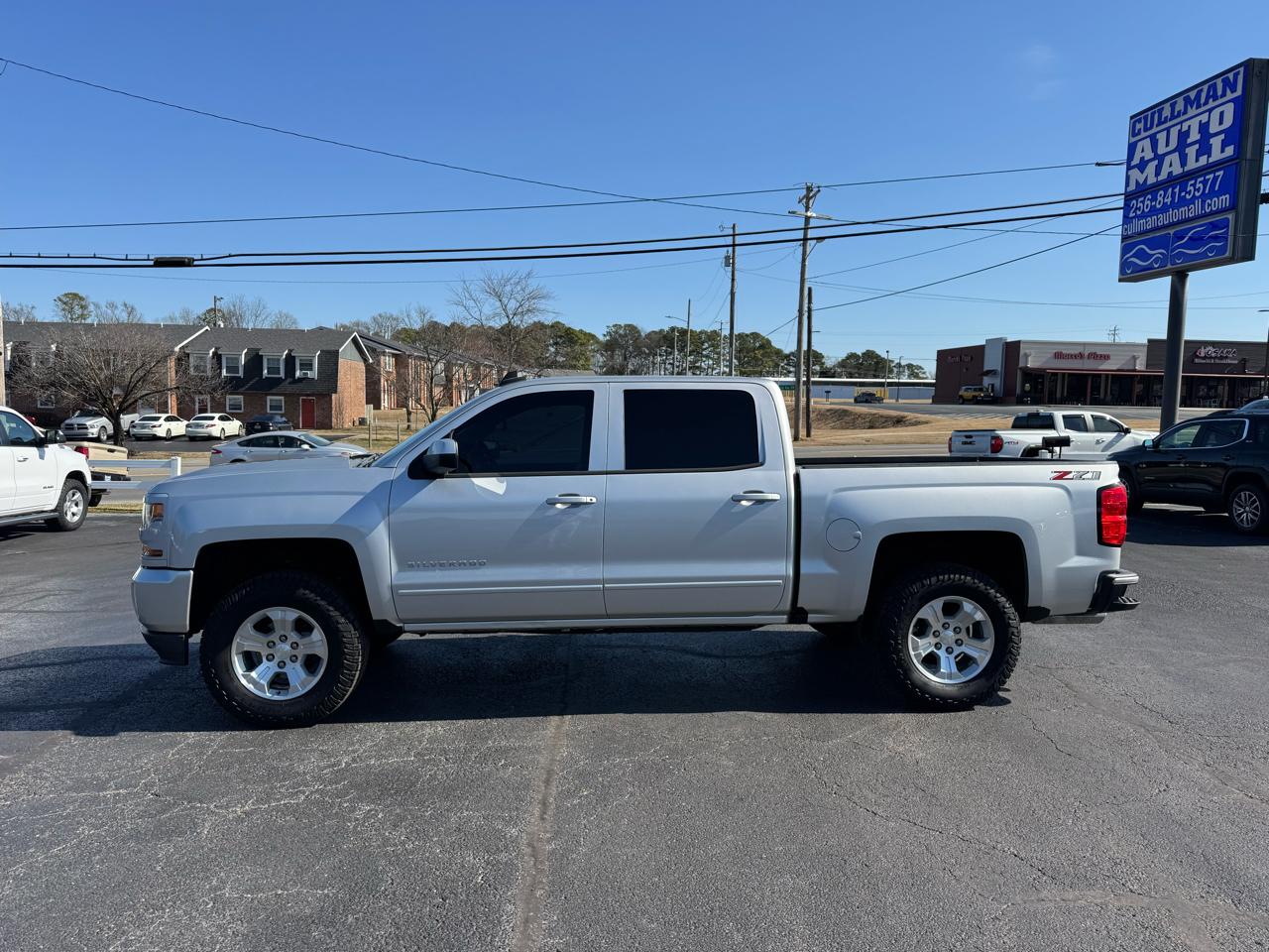 Chevrolet Silverado 1500 4WD Crew Cab 143.5" LT w/2LT 2018