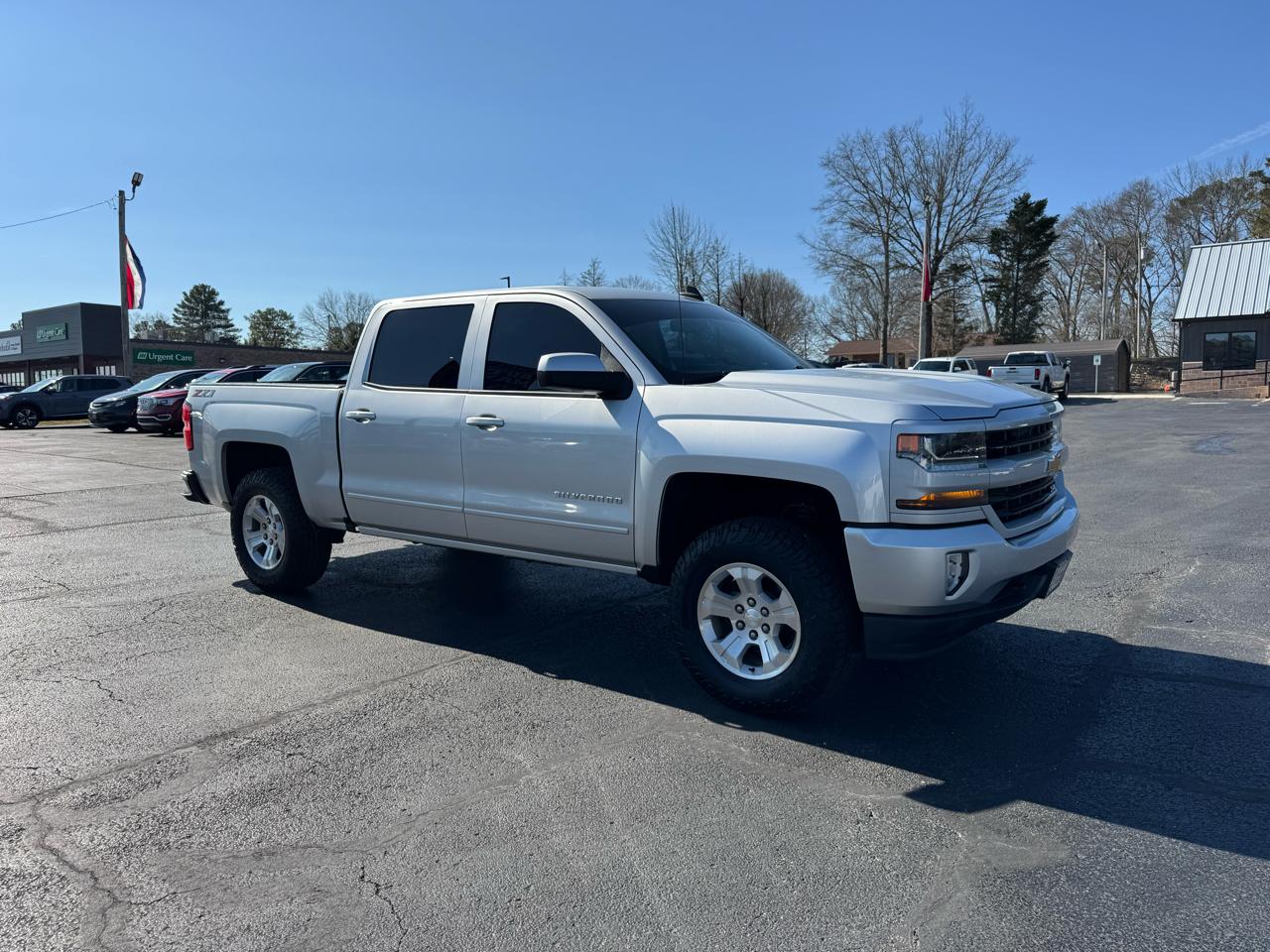 Chevrolet Silverado 1500 4WD Crew Cab 143.5" LT w/2LT 2018