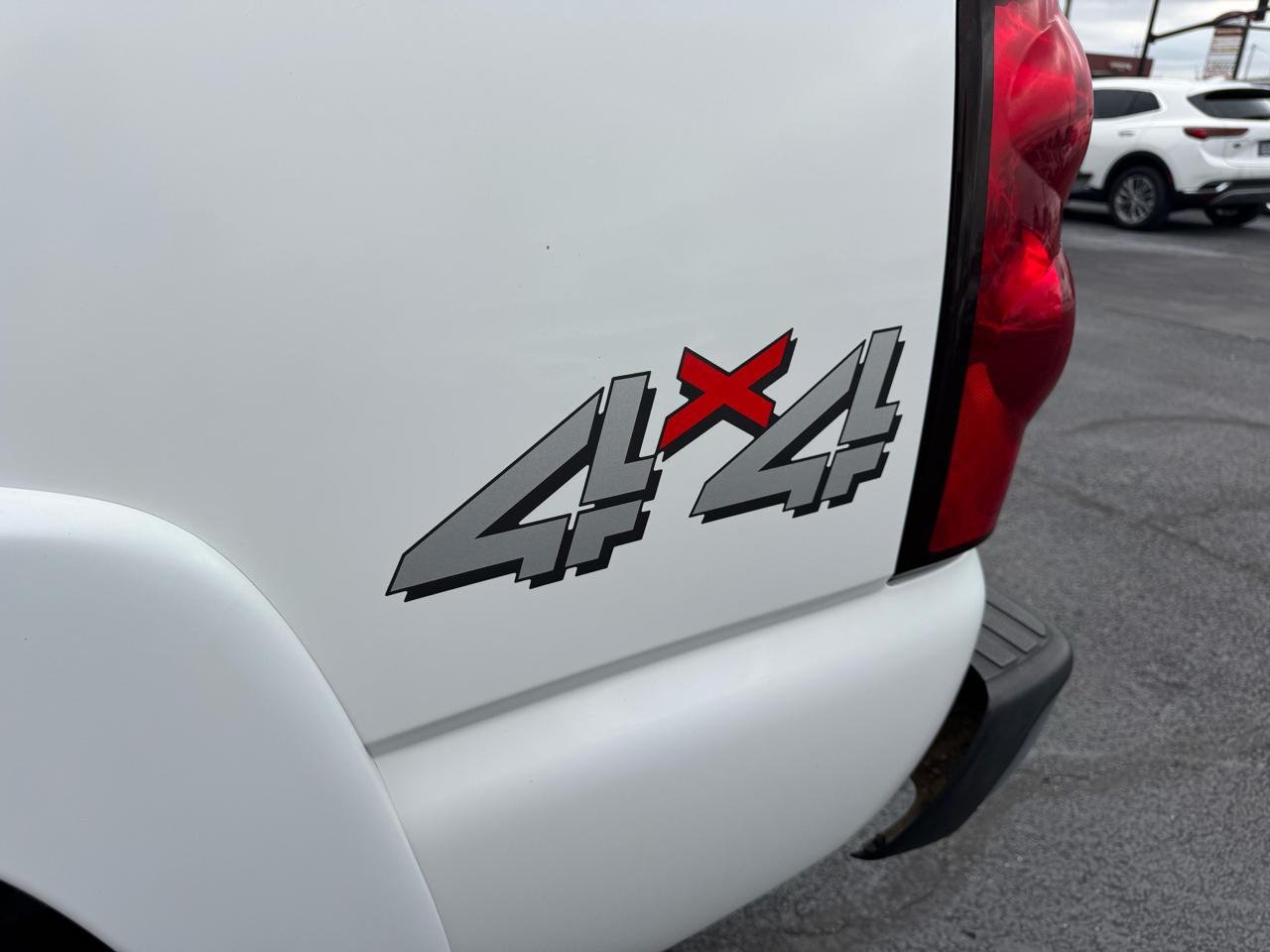 Chevrolet Silverado 2500HD Crew Cab 153" WB 4WD LT2 2006