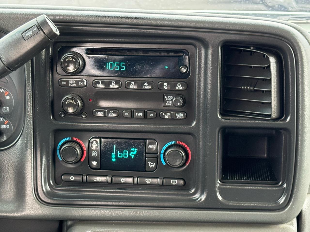 Chevrolet Silverado 2500HD Crew Cab 153" WB 4WD LT2 2006