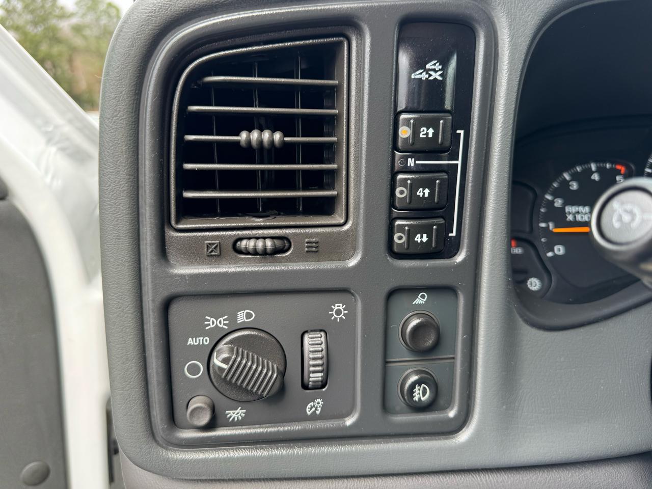 Chevrolet Silverado 2500HD Crew Cab 153" WB 4WD LT2 2006