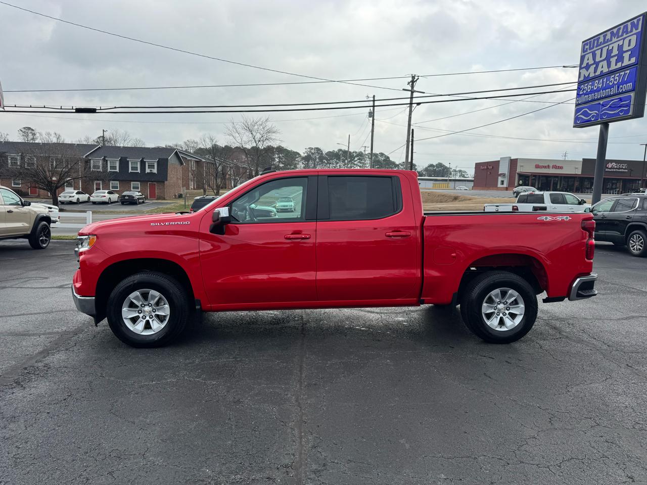 Chevrolet Silverado 1500 4WD Crew Cab 147" LT w/1LT 2025