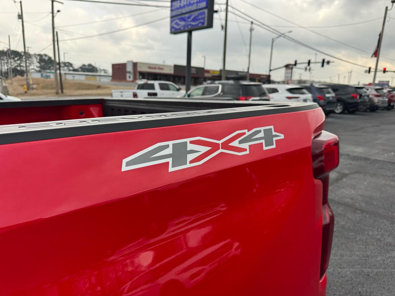 Chevrolet Silverado 1500 4WD Crew Cab 147" LT w/1LT 2025