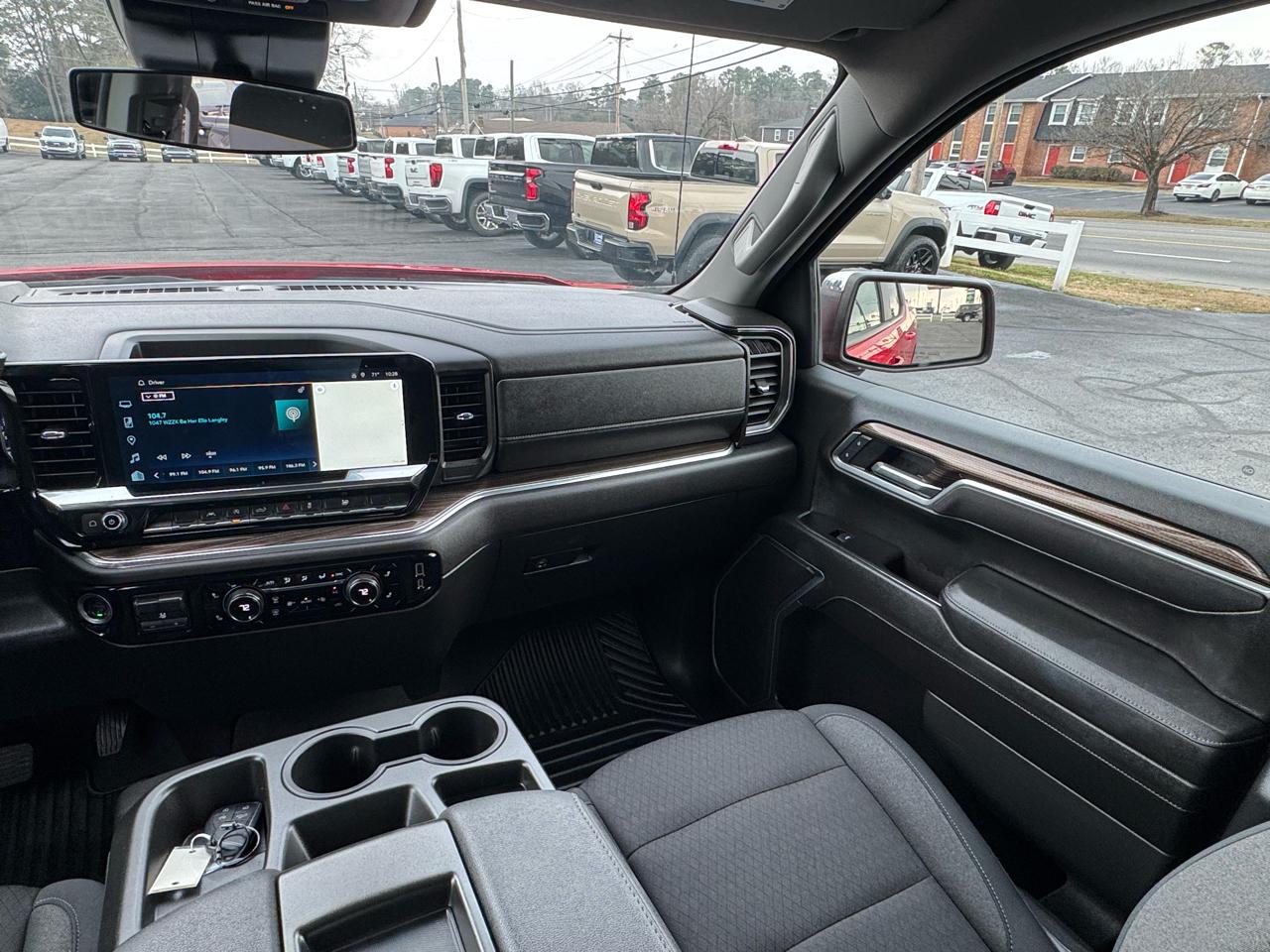 Chevrolet Silverado 1500 4WD Crew Cab 147" LT w/1LT 2025