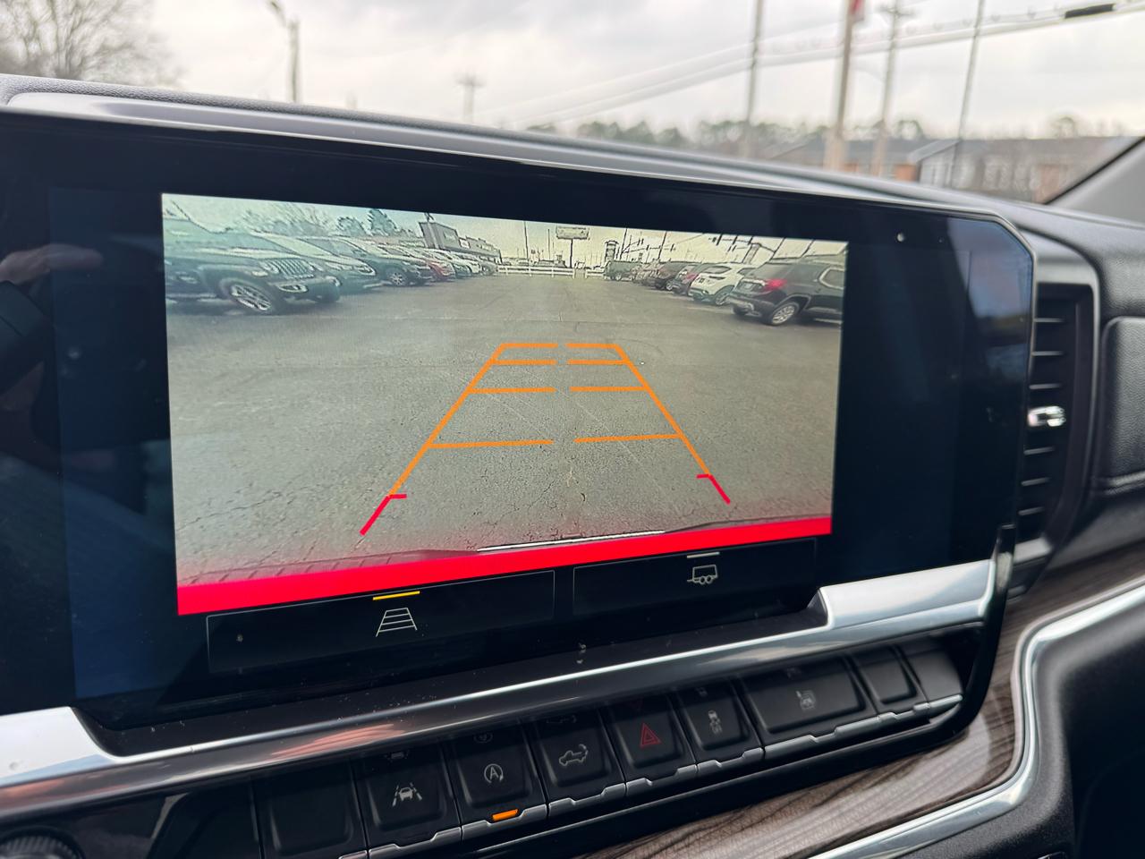 Chevrolet Silverado 1500 4WD Crew Cab 147" LT w/1LT 2025