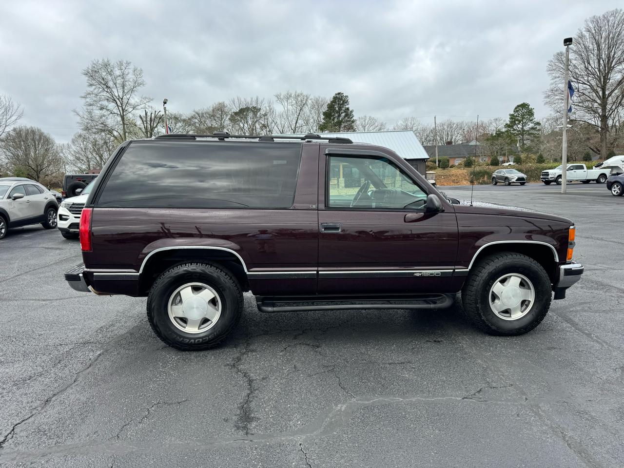Chevrolet Tahoe 1500 2dr 4WD 1996