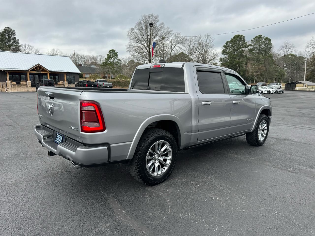 RAM 1500 Laramie 4x4 Crew Cab 5'7" Box 2021