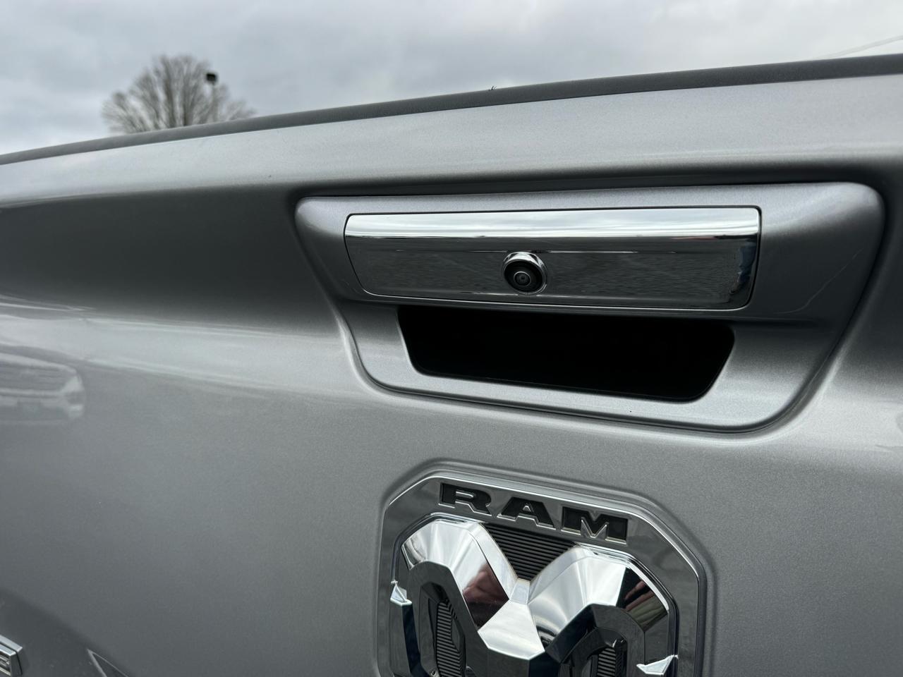 RAM 1500 Laramie 4x4 Crew Cab 5'7" Box 2021