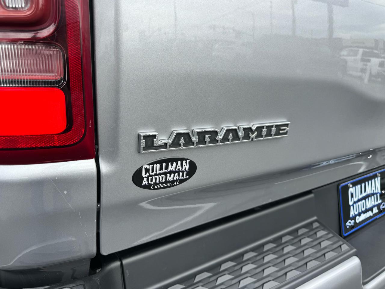 RAM 1500 Laramie 4x4 Crew Cab 5'7" Box 2021