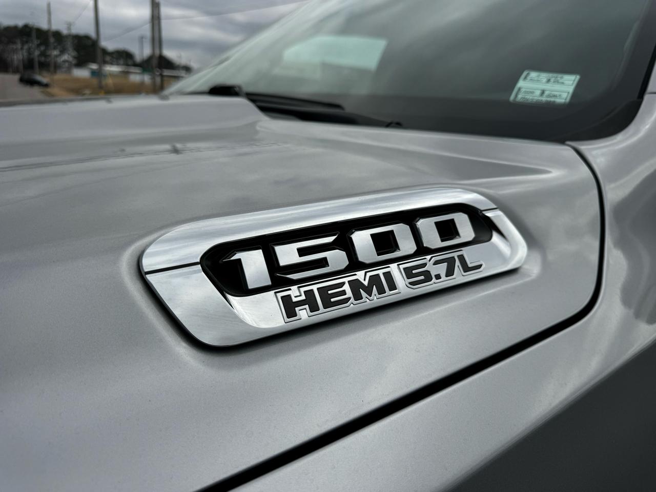 RAM 1500 Laramie 4x4 Crew Cab 5'7" Box 2021