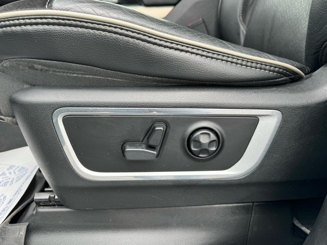 RAM 1500 Laramie 4x4 Crew Cab 5'7" Box 2021