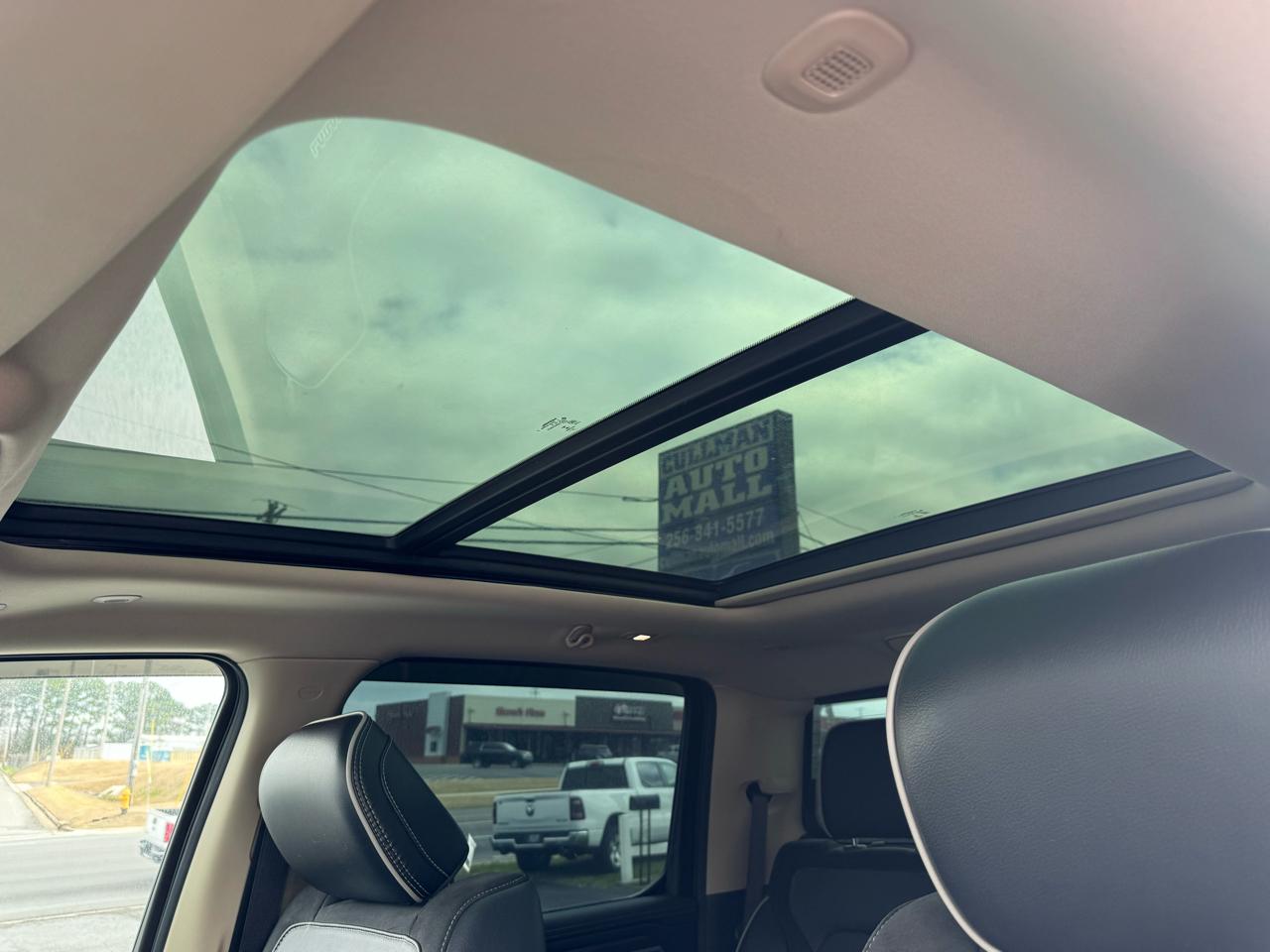 RAM 1500 Laramie 4x4 Crew Cab 5'7" Box 2021