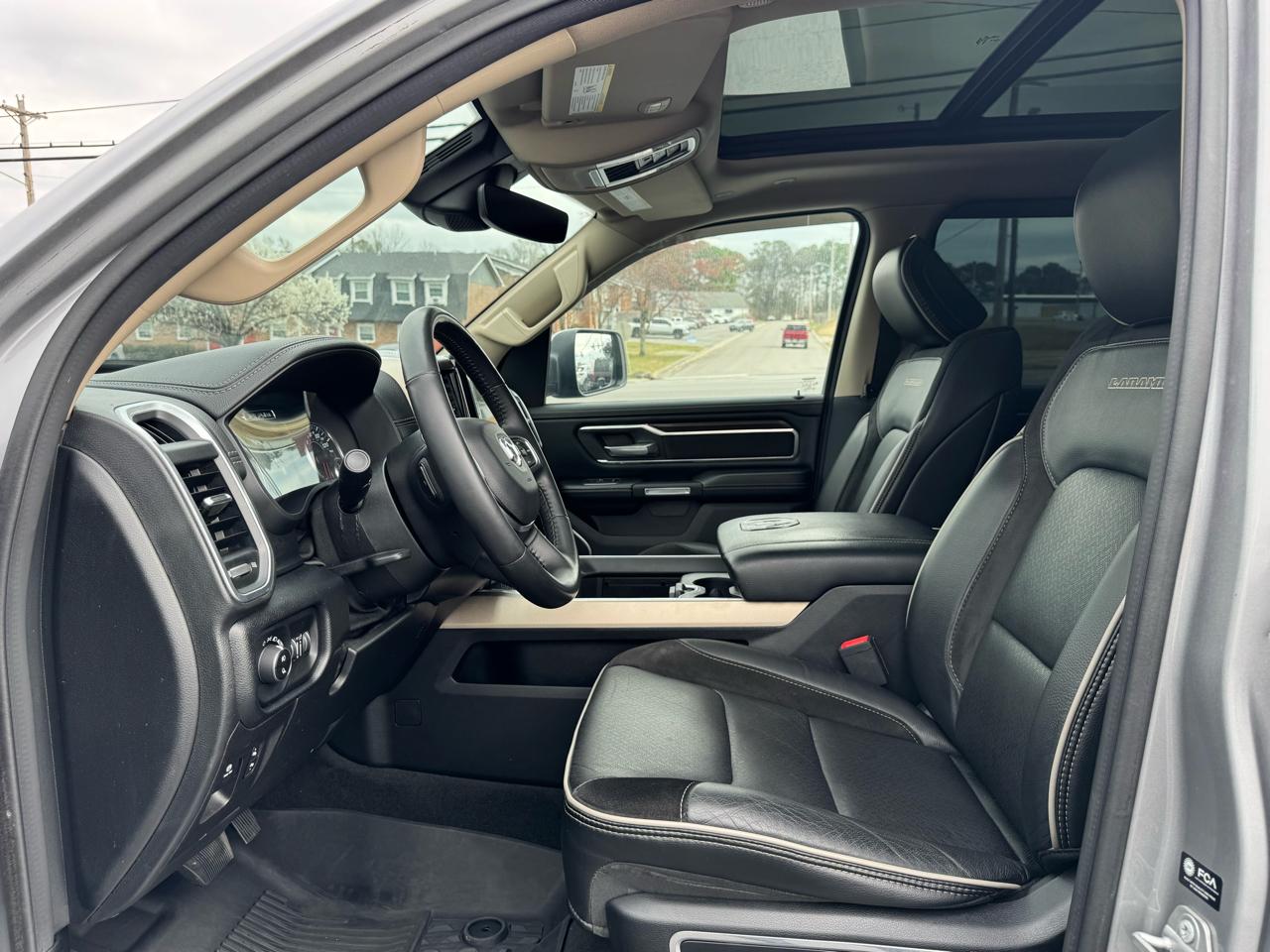 RAM 1500 Laramie 4x4 Crew Cab 5'7" Box 2021