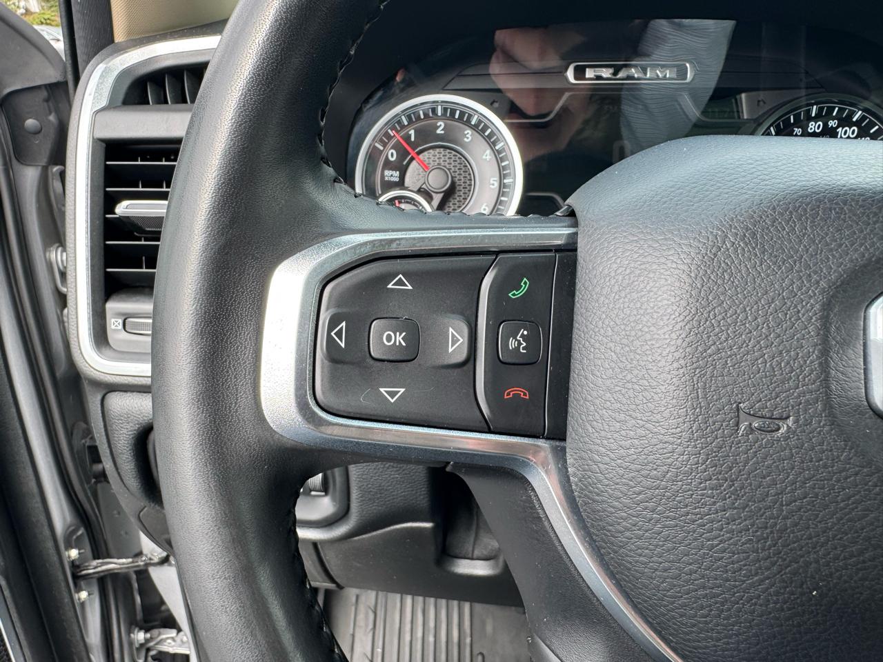 RAM 1500 Laramie 4x4 Crew Cab 5'7" Box 2021