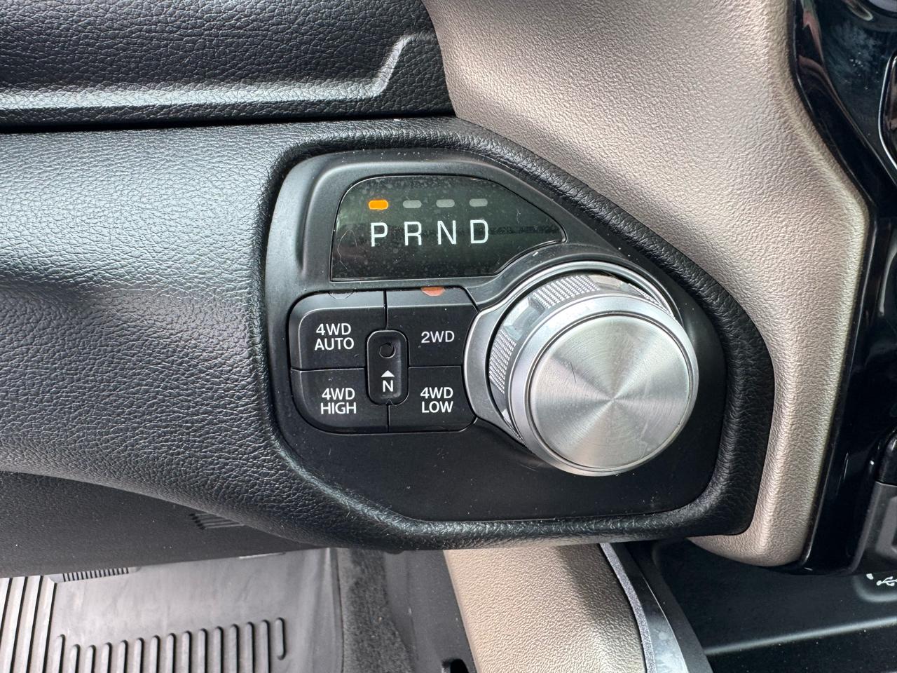 RAM 1500 Laramie 4x4 Crew Cab 5'7" Box 2021