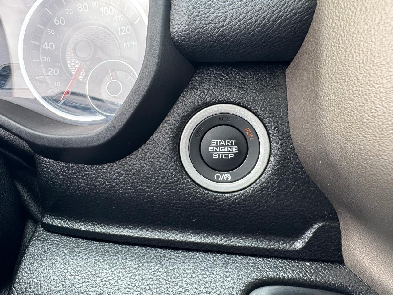 RAM 1500 Laramie 4x4 Crew Cab 5'7" Box 2021