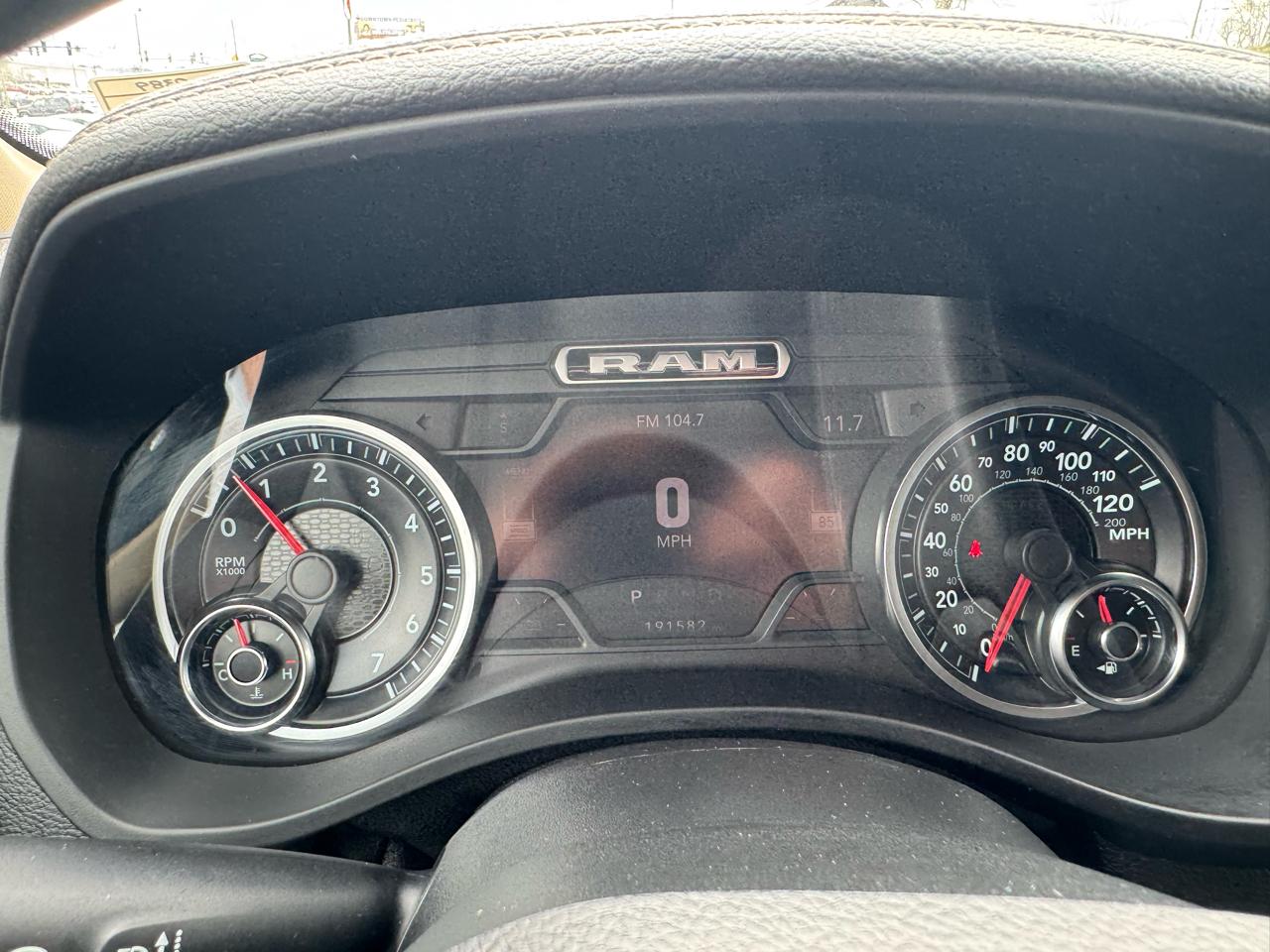 RAM 1500 Laramie 4x4 Crew Cab 5'7" Box 2021