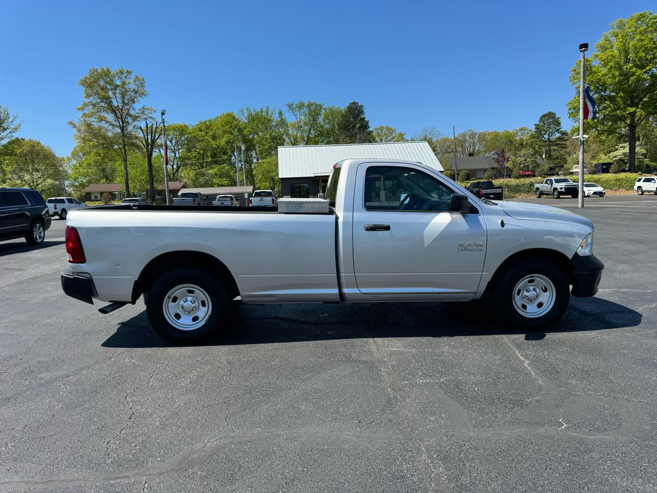 RAM 1500 2WD Reg Cab 140.5" Tradesman 2014