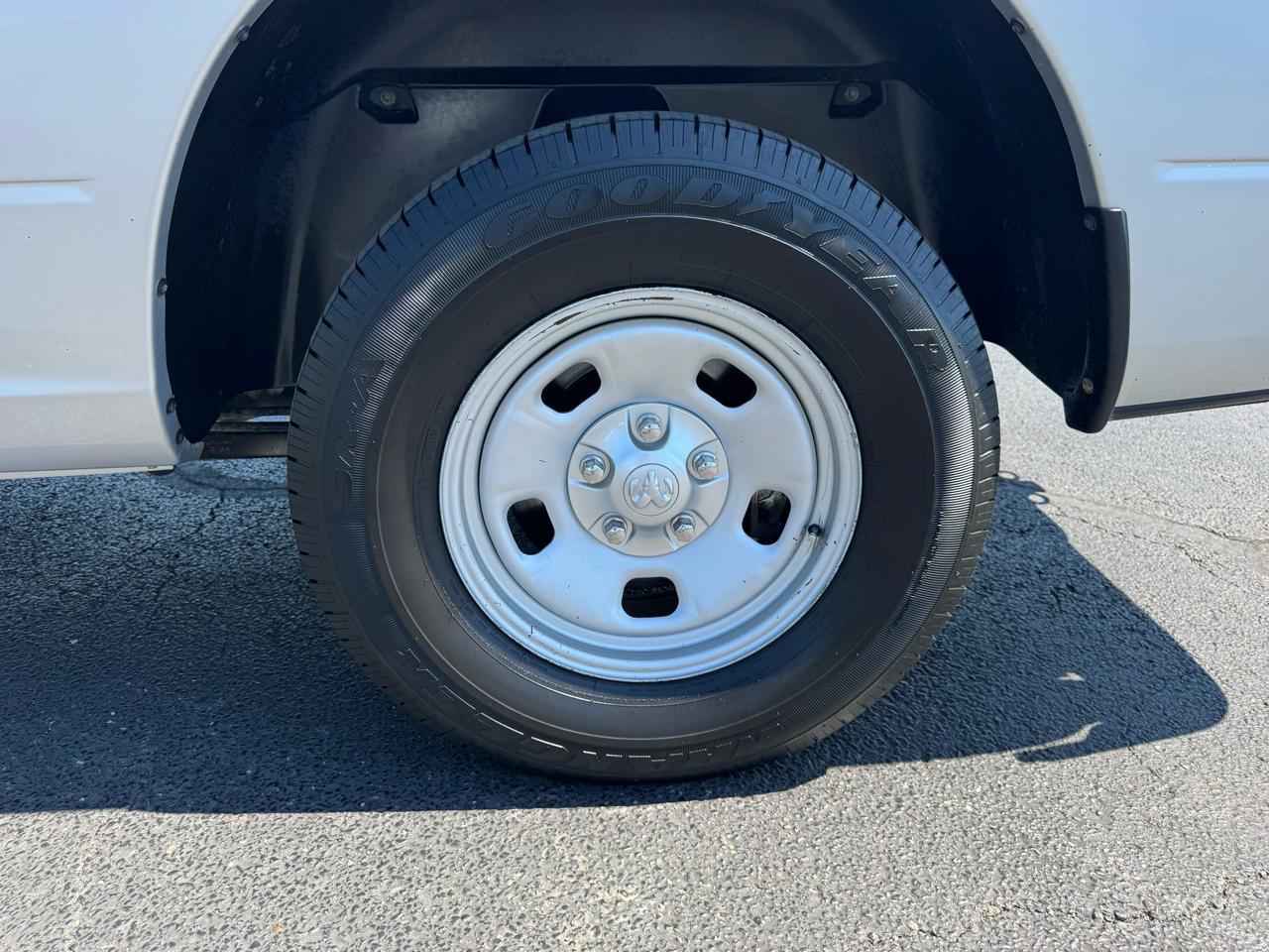 RAM 1500 2WD Reg Cab 140.5" Tradesman 2014