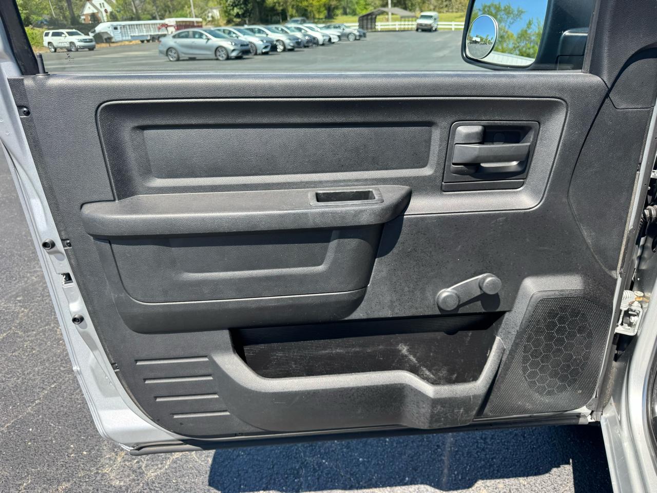 RAM 1500 2WD Reg Cab 140.5" Tradesman 2014