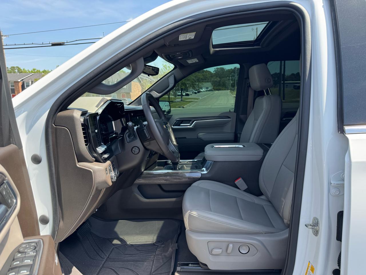 Chevrolet Silverado 1500 4WD Crew Cab 147" LTZ 2022