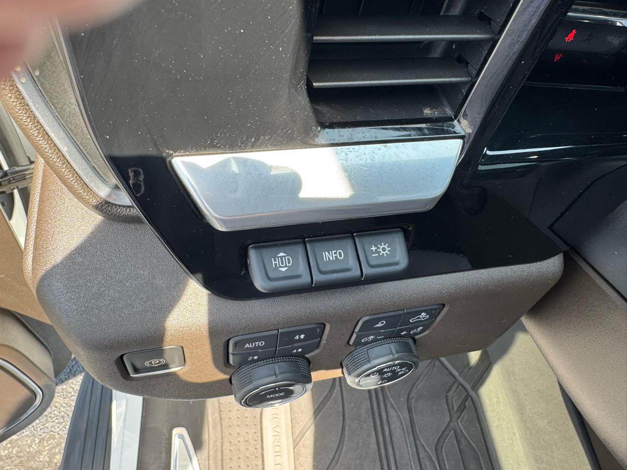 Chevrolet Silverado 1500 4WD Crew Cab 147" LTZ 2022