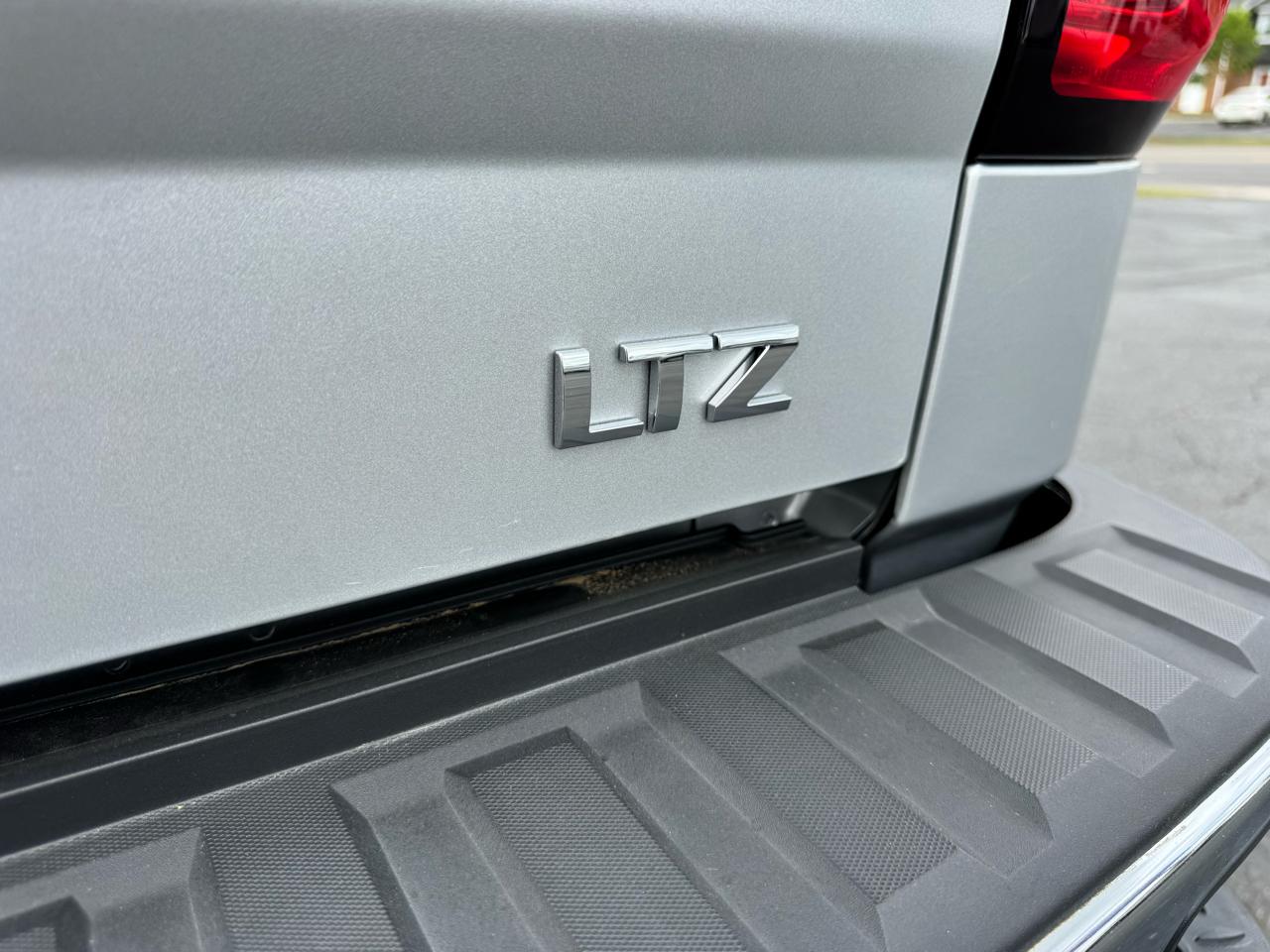 Chevrolet Silverado 1500 4WD Crew Cab 143.5" LTZ w/2LZ 2015