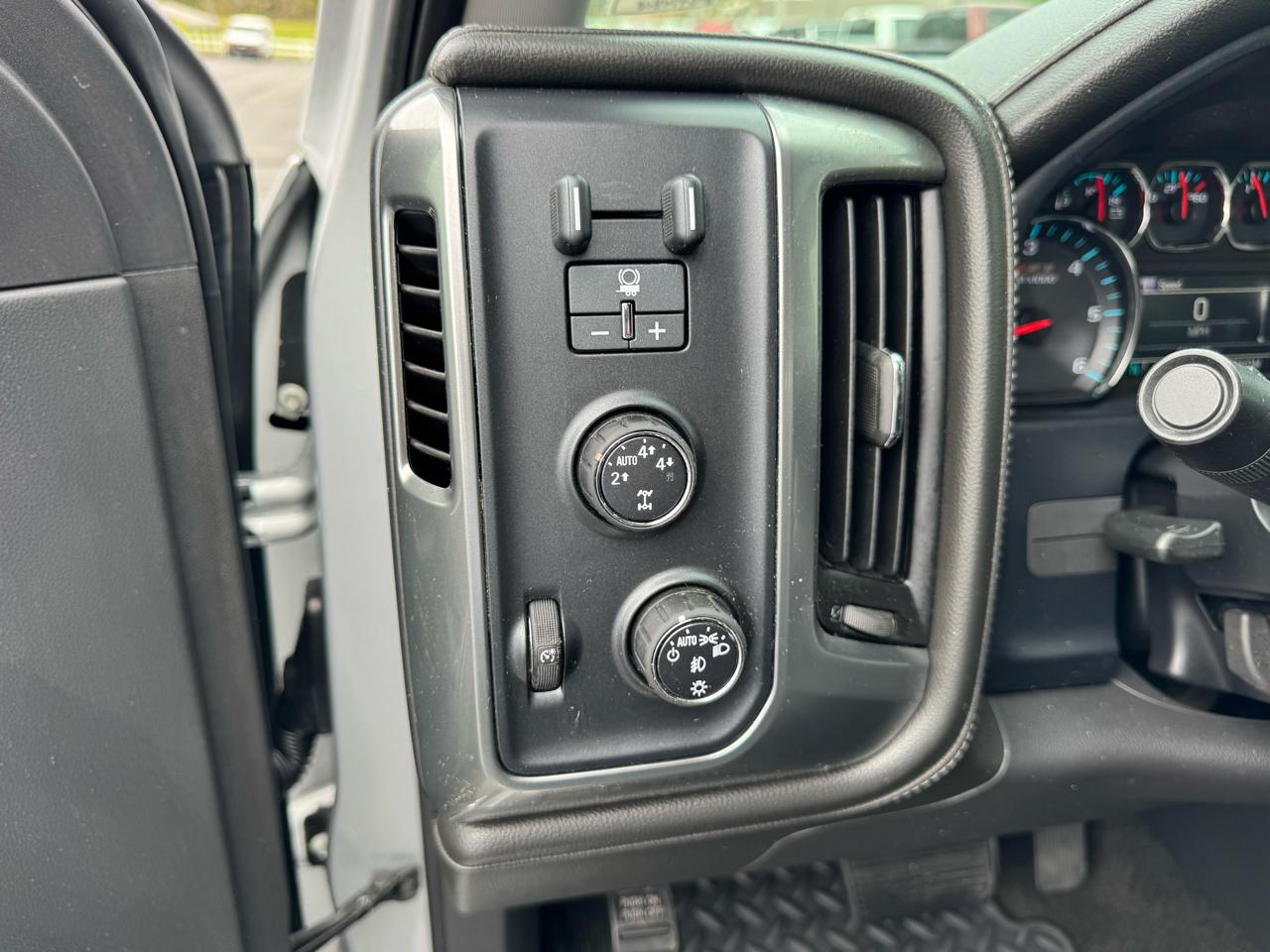 Chevrolet Silverado 1500 4WD Crew Cab 143.5" LTZ w/2LZ 2015