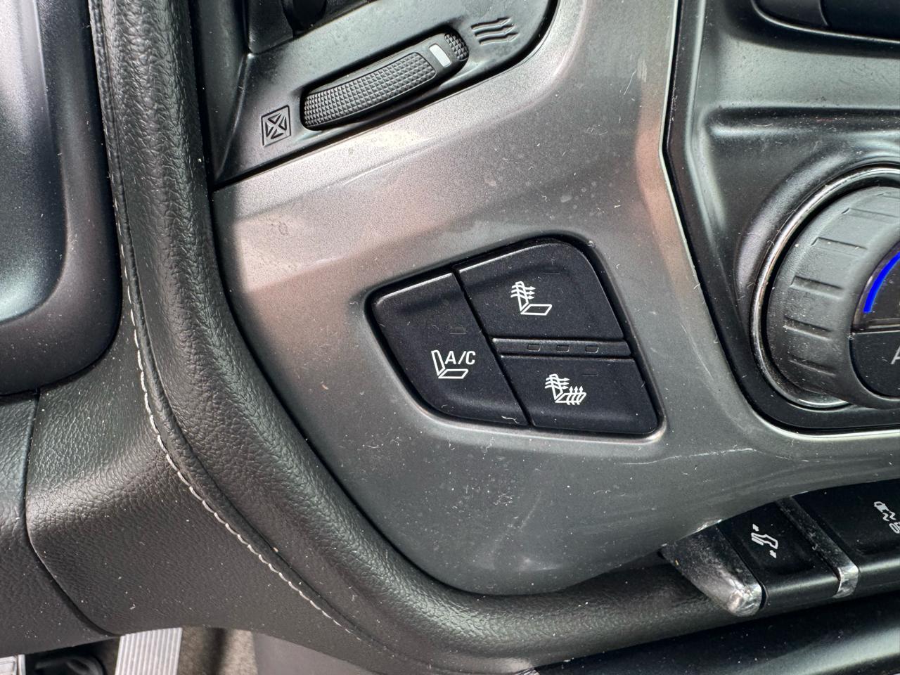 Chevrolet Silverado 1500 4WD Crew Cab 143.5" LTZ w/2LZ 2015