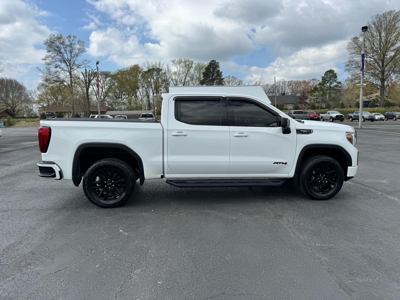 GMC Sierra 1500 4WD Crew Cab 147" AT4 2021