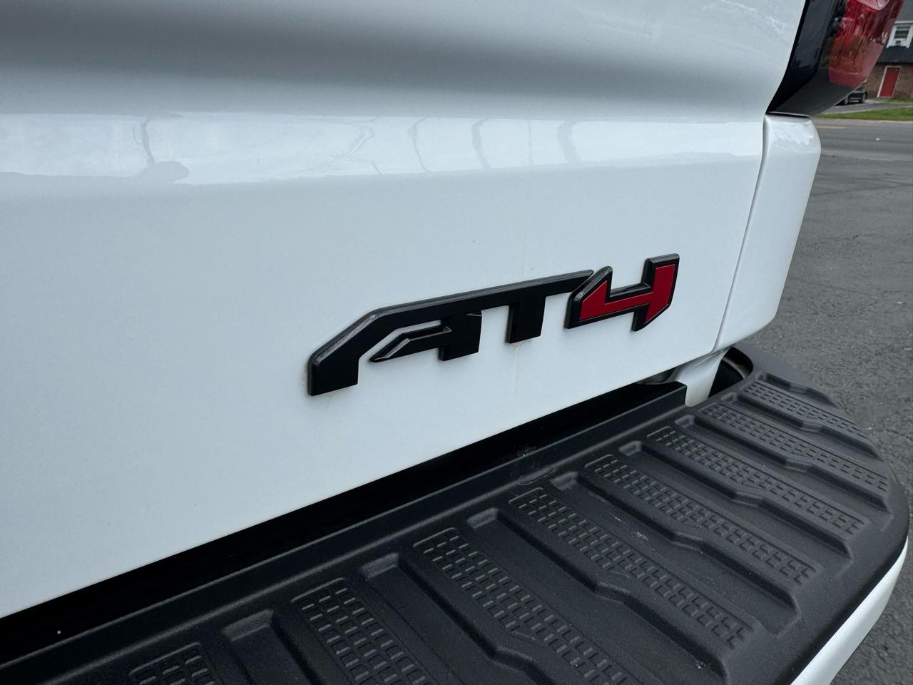 GMC Sierra 1500 4WD Crew Cab 147" AT4 2021