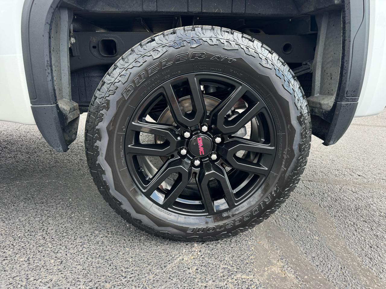 GMC Sierra 1500 4WD Crew Cab 147" AT4 2021