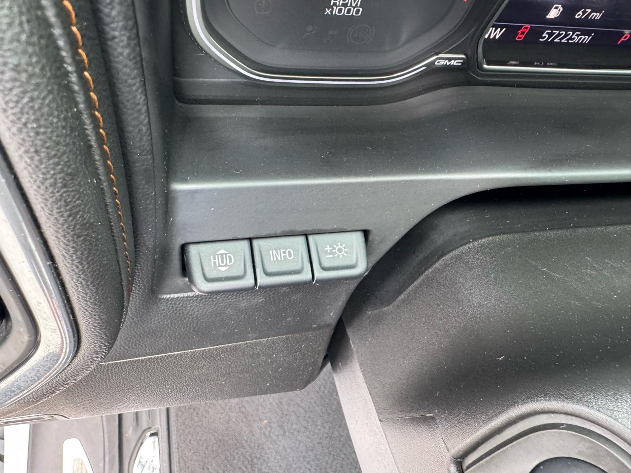 GMC Sierra 1500 4WD Crew Cab 147" AT4 2021