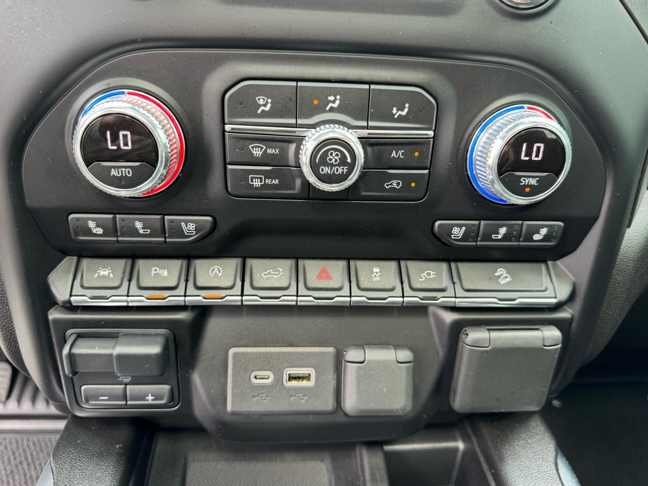 GMC Sierra 1500 4WD Crew Cab 147" AT4 2021