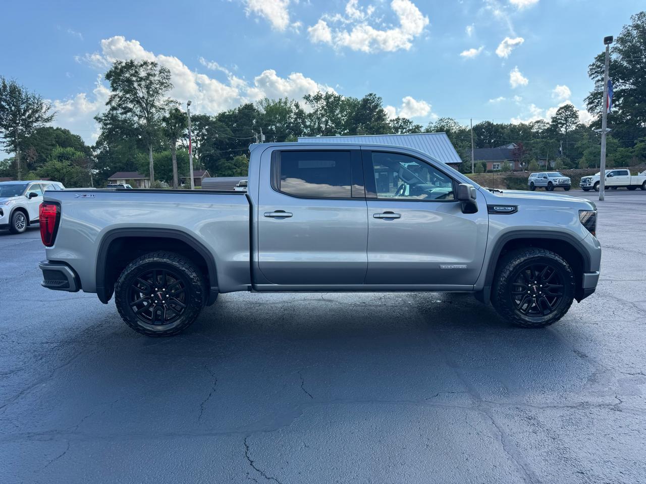 GMC Sierra 1500 4WD Crew Cab 147" Elevation w/3SB 2023