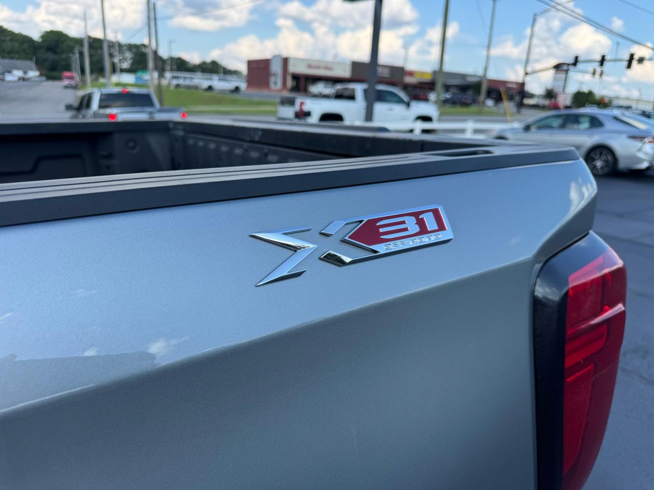 GMC Sierra 1500 4WD Crew Cab 147" Elevation w/3SB 2023