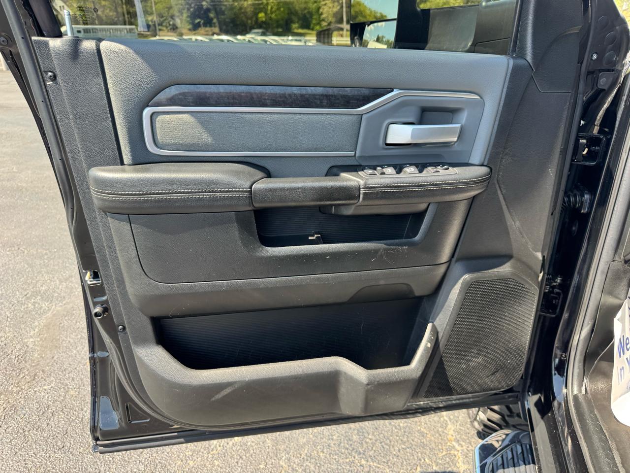 RAM 2500 Big Horn 4x4 Crew Cab 6'4" Box 2020