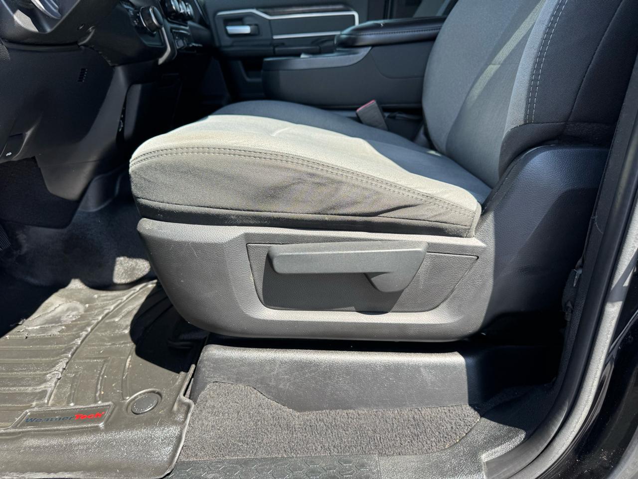 RAM 2500 Big Horn 4x4 Crew Cab 6'4" Box 2020